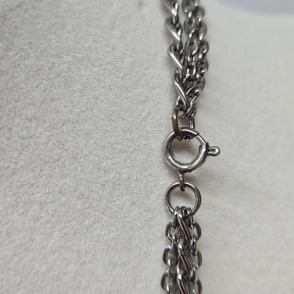 VINTAGE Multiple Strand Layered Large Etched Silver Tone Pendant Necklace - Picture 5 of 6